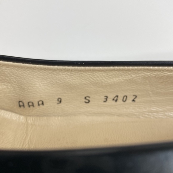 Bruno Magli Jenny Black Suede Low Heeled Bow Pumps Sz 9 AAA - Picture 4 of 10